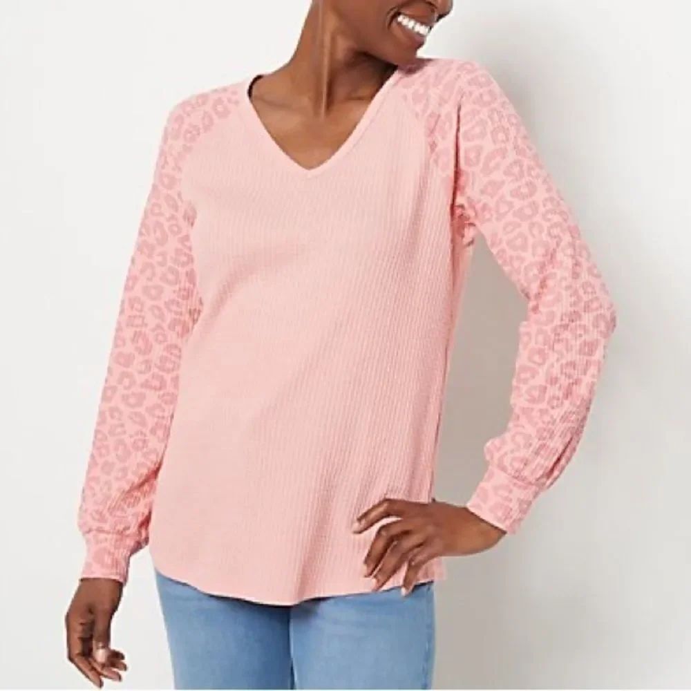 Belle by Kim Gravel Waffle Raglan Leopard Sleeves Top